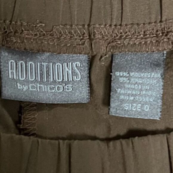 Additions by Chico's Women's Brown Capri Pants Elastic Waist Zip Pocket Size 0 - Picture 7 of 8
